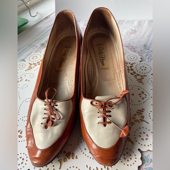 Cole Haan Brown and Cream Leather Spectator Oxford Pumps Size 9.5 /Made in Italy - Picture 3 of 14